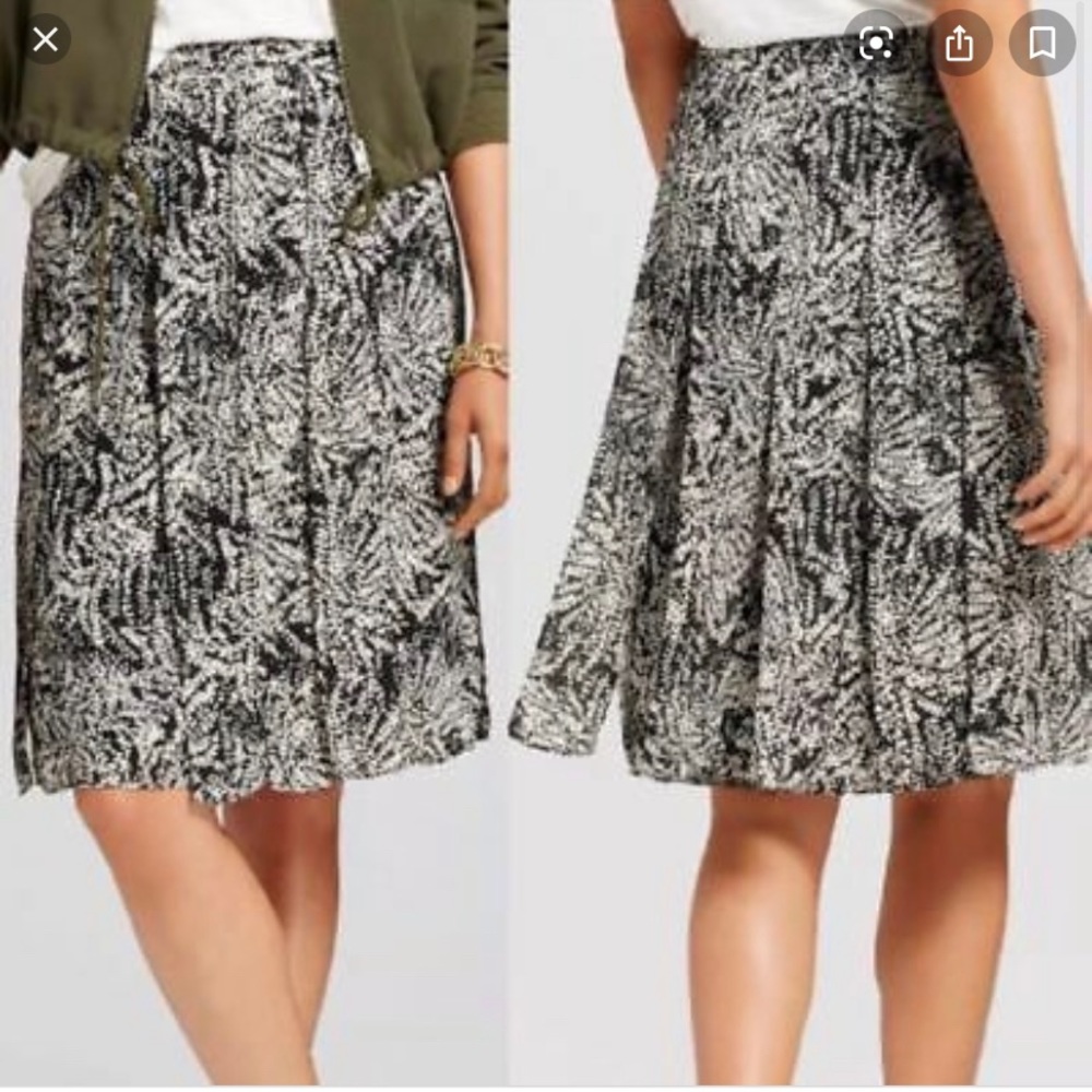 Who What Wear Ebony willow skirt size 8